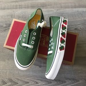 NWT vans sneakers us 7